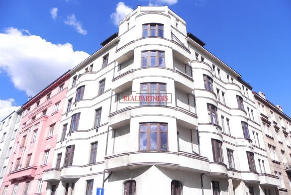 Zrekonstruovány byt 3+1 o ploše 115,1 m² na Praze 7 – v samém srdci Letné